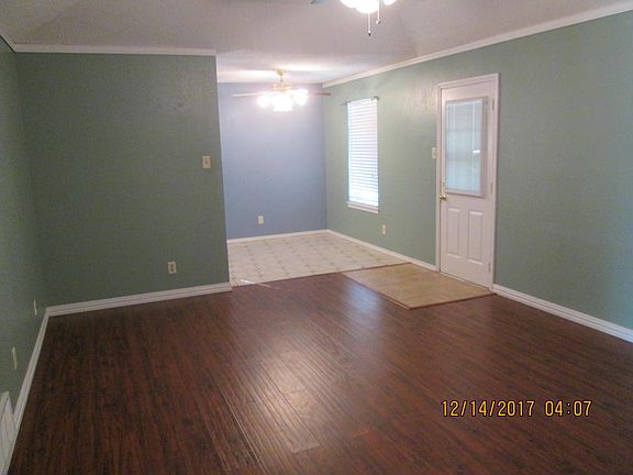 4th image of 1214 Davis St
