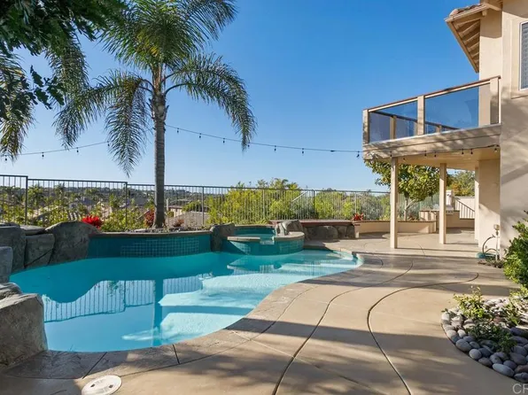 6947 Dusty Rose Pl, Carlsbad, CA 92011
