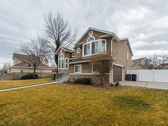 3rd image of 9768 S Sweet Blossom Dr