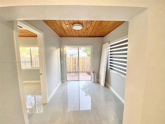 4th image of 2350 SW 36th Ave #2350