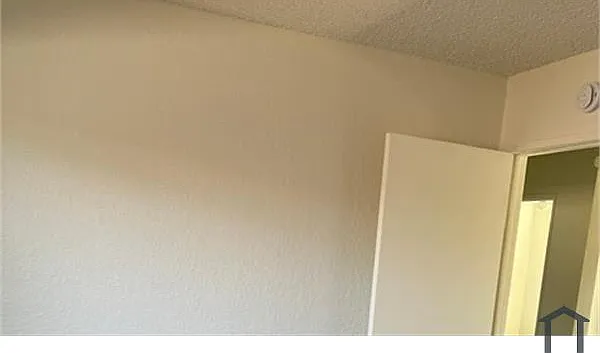 15423 Larch Ave — Photo 9
