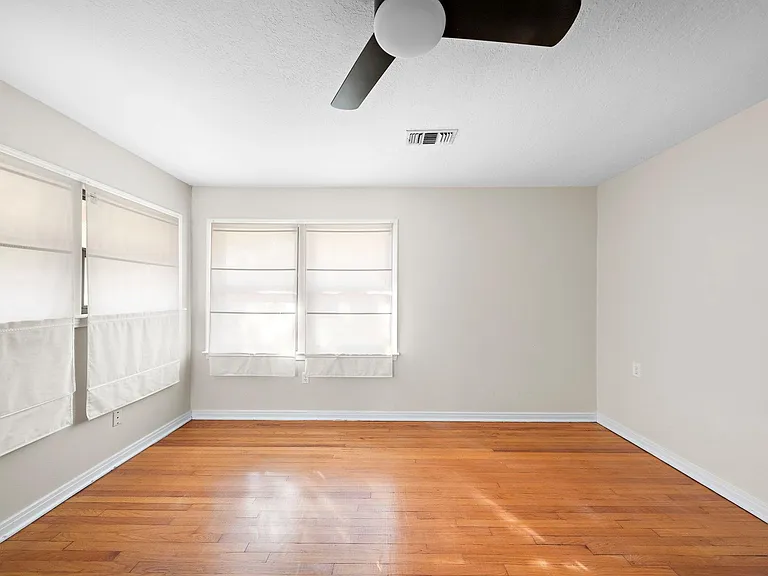 215 Fairbanks St — Photo 20