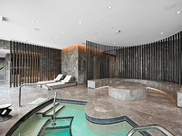 480 NE 31st St #Penthouse 5002 — Photo 19
