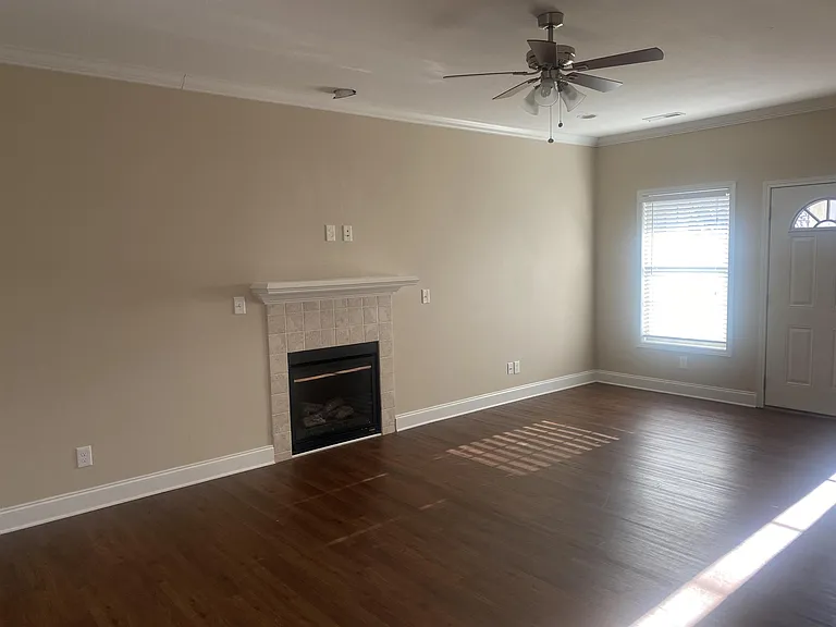 1120 Maples Glen Ln — Photo 5