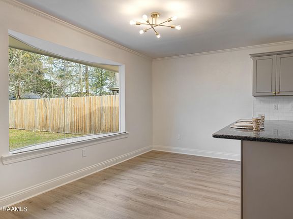 5th image of 315 Cornelius Dr