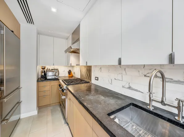 141 East 88th Street 10A image 1 of 9