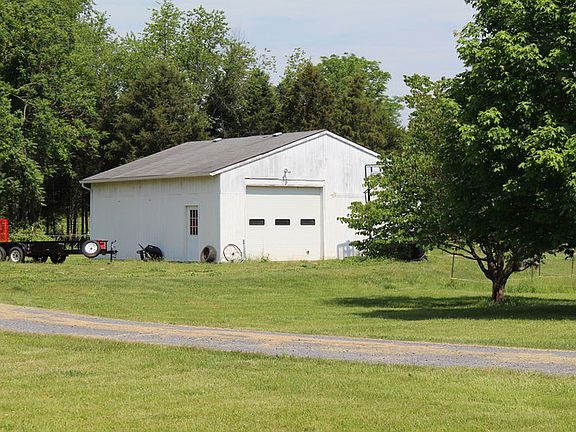 Barn/Garage
						:
						Can be used as a barn or extra Garage. 2 stalls with room for 1 more.