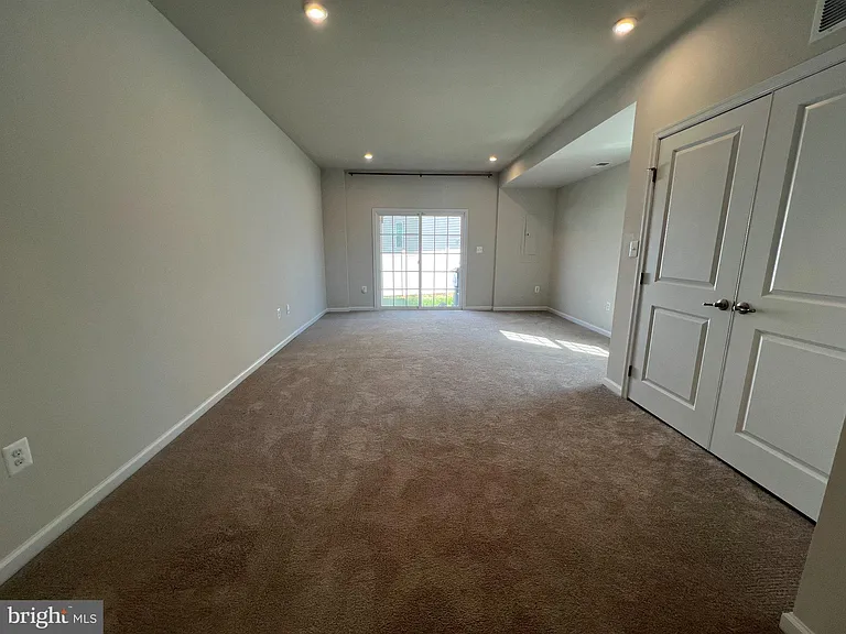 526 River Rd — Photo 7