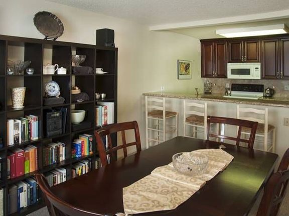 4th image of 1127 E Del Mar Blvd APT 328