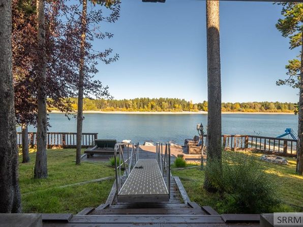 3784 Shoreline Dr, Island Park, ID 83429