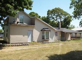 8568 E Harbor Rd, Marblehead, OH 43440