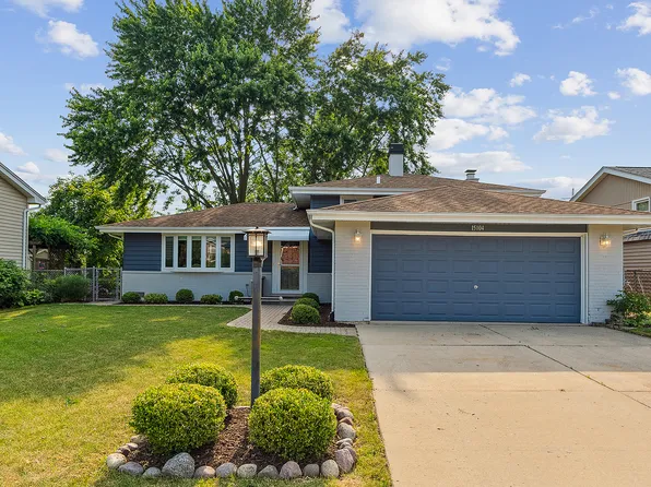15104 Crescent Green Dr, Oak Forest, IL 60452