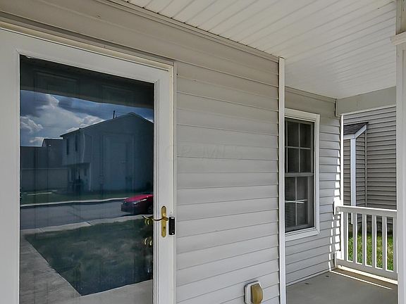 3rd image of 2780 Eastern Glen Dr