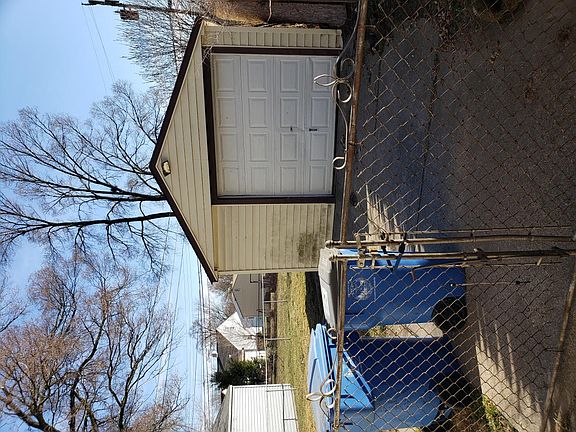 2nd image of 26015 Hanover St