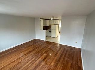 1353 Douglas Ave #9, Providence, RI 02904