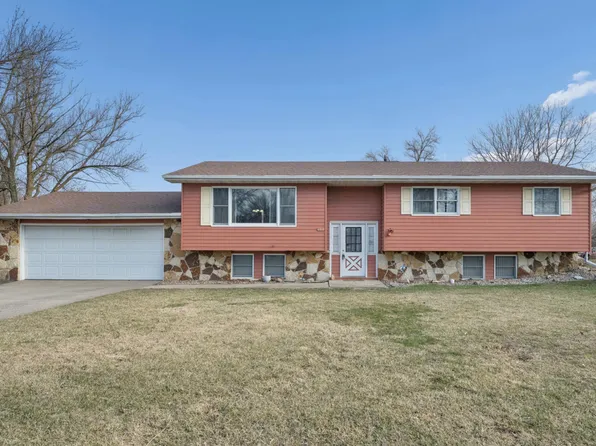 402 E 2nd St N, Truman, MN 56088