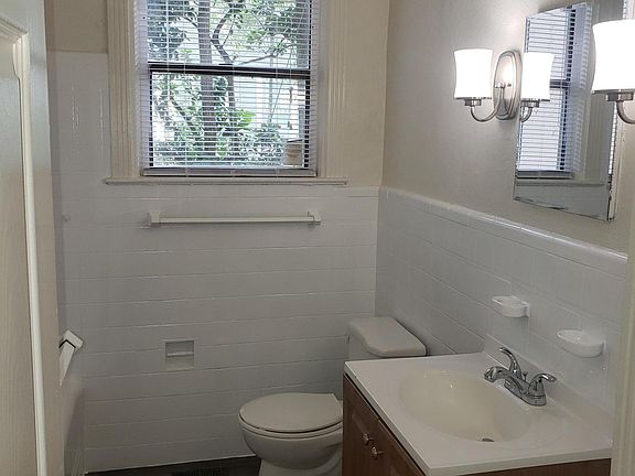 4th image of 2802 Saint Johns Ave #C