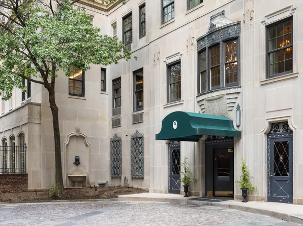 435 East 52nd Street 15A image 16 of 17