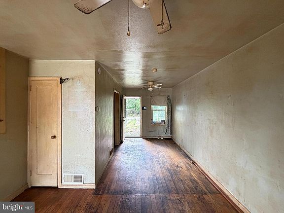 4th image of 5323 Wasena Ave