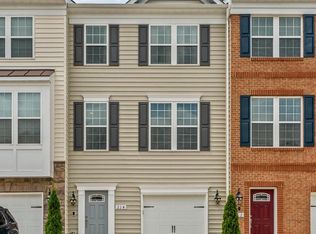 214 Tree Line Dr, Fredericksburg, VA 22405