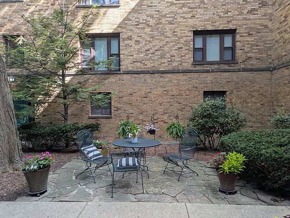 5th image of 1535 Monroe Ave APT 2