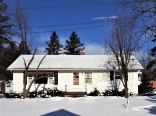 208 Duenow St, Athens, WI 54411