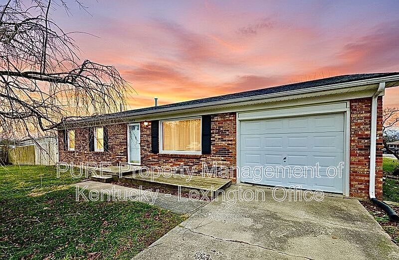 1st image of 2433 Pierson Dr