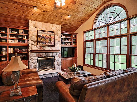 4th image of 2109 Alcana Ln