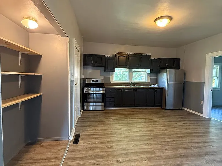 721 S Arnold St — Photo 8