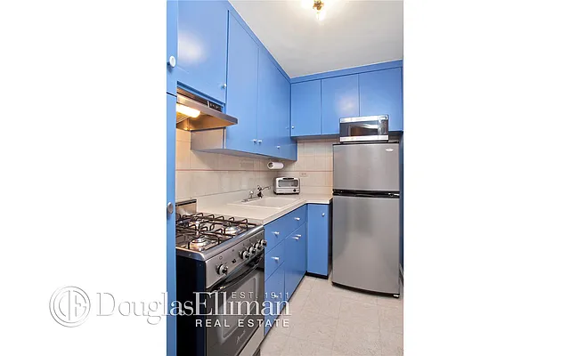 Sold by Douglas Elliman | media 4