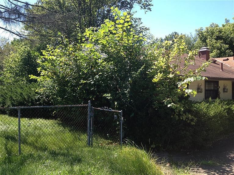 2nd image of 3035 Cooper Rd