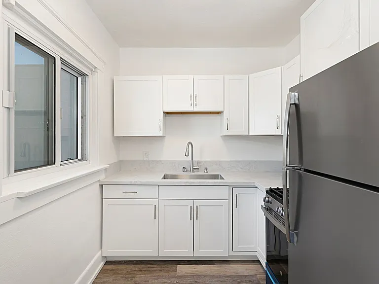 Grandview Apartments — Photo 46
