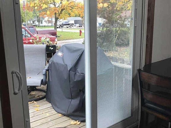 New slider w/enclosed blinds