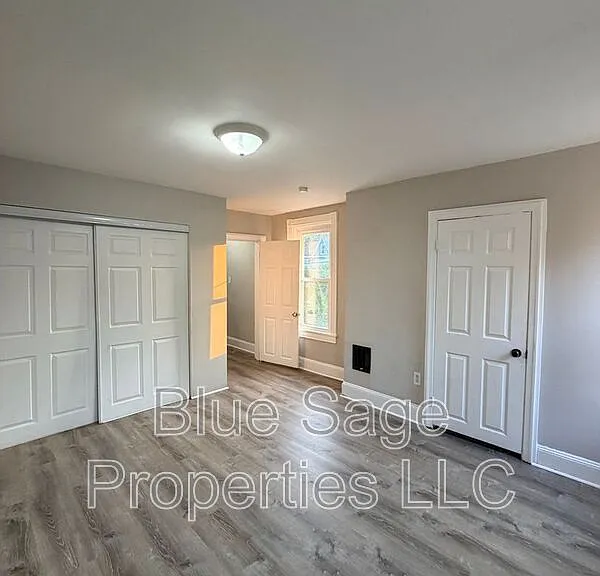 913 8th Ave — Photo 18