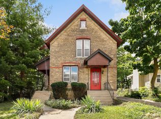 405 Walnut Ave, Elgin, IL 60123