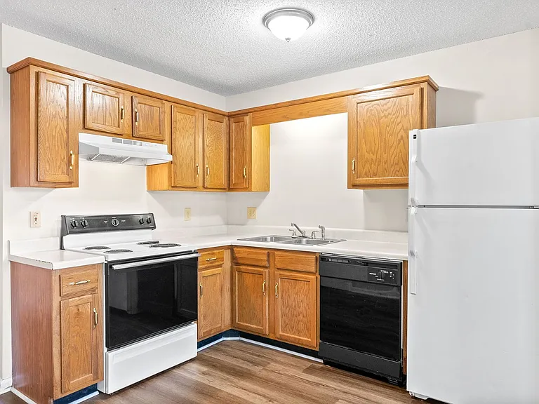 Raleigh Ct - 2303 — Photo 12
