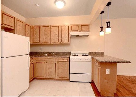 3rd image of 42 Hilton Ave Hempstead Ny 11550 #6