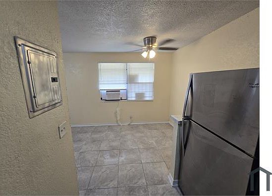 4th image of 7215 Bailey Ct
