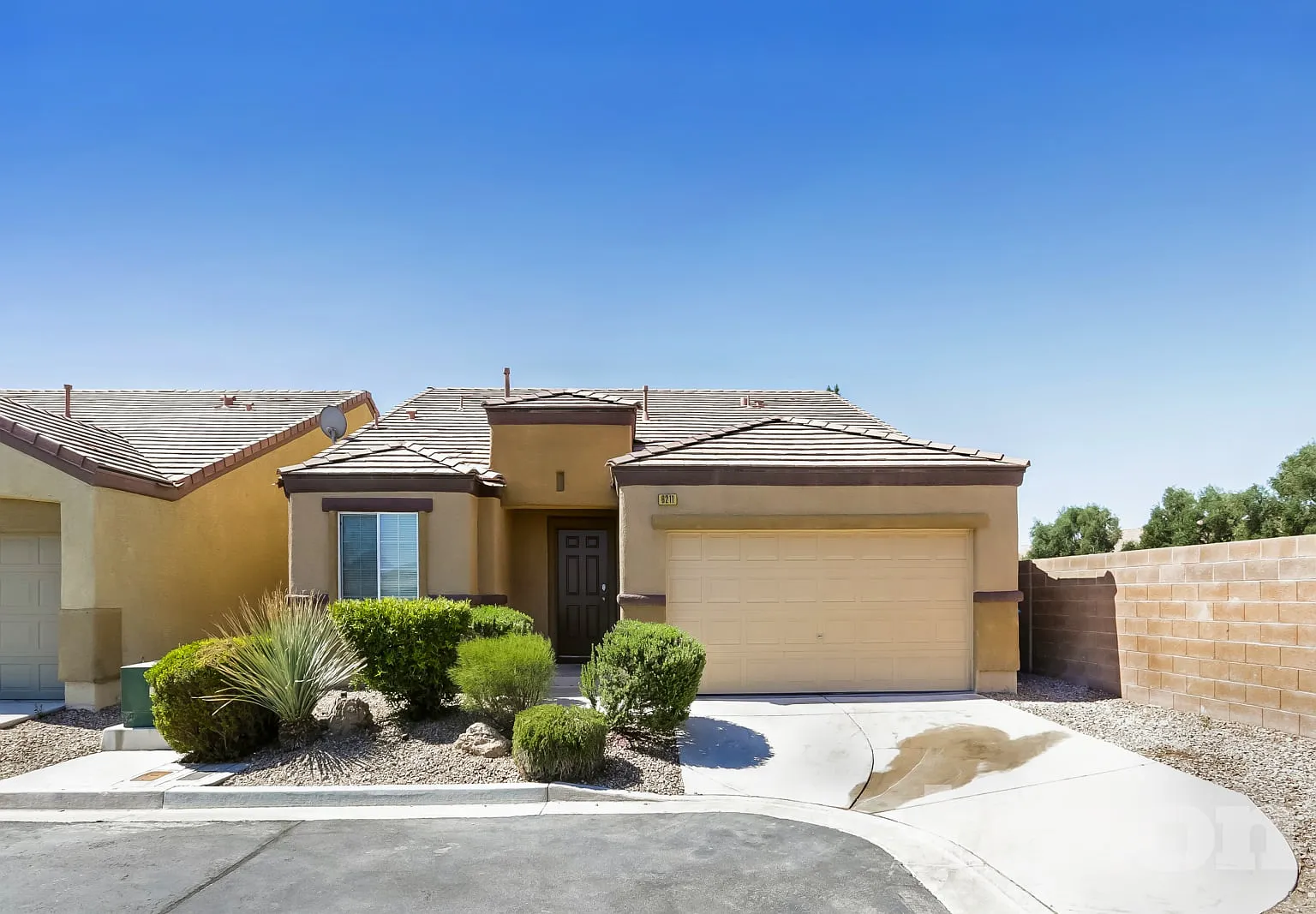6211 Cumberland Gap Avenue Las Vegas NV — Photo 1