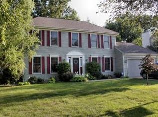 706 Ozier Dr, Batavia, IL 60510