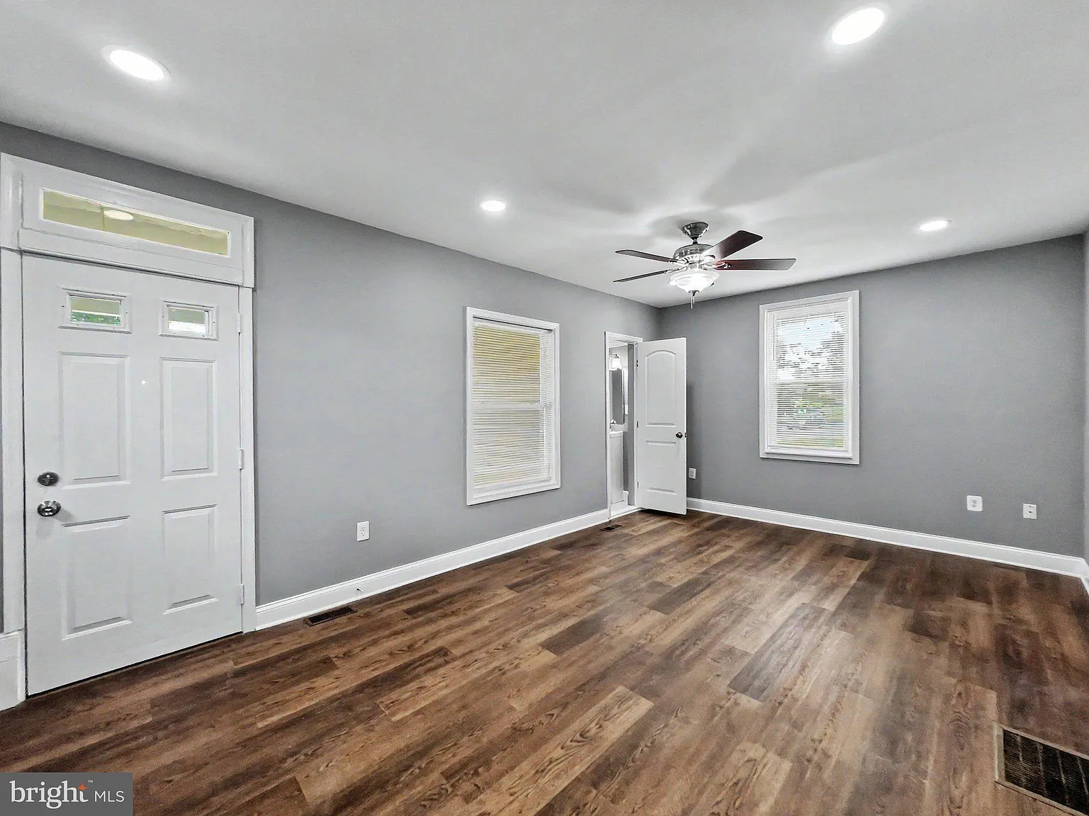 4 bed, 3.0 bath, 1364 sqft, $2,800 — Photo 3
