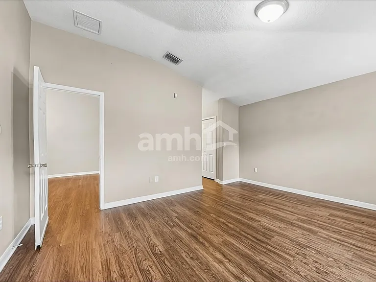 2305 Lawrence Hall St — Photo 7
