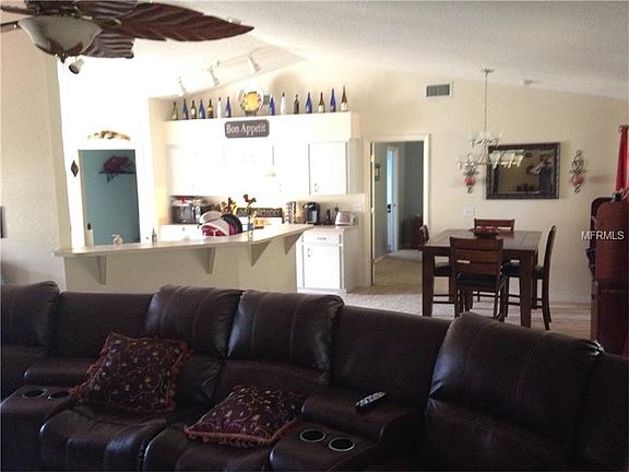 4th image of 7854 Manor Dr