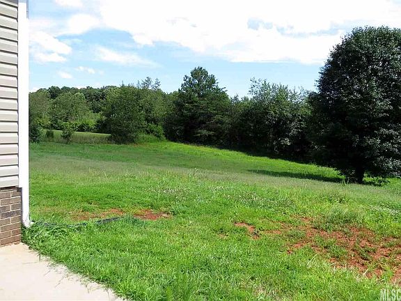 3rd image of 165 Village Point Dr