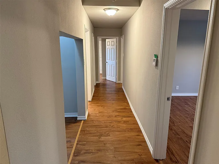 1934 Austin Ave — Photo 20