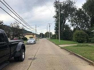 Exterior Neighborhood (street photo)