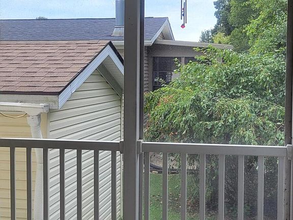 4th image of 11054 Wood Run Cir