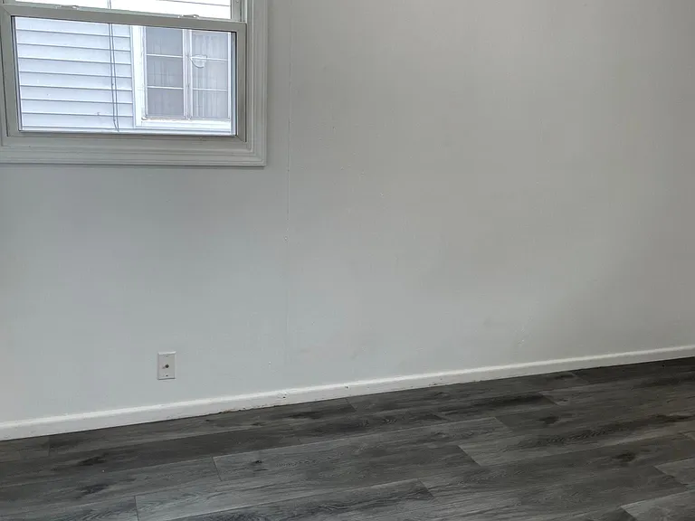 37 Mason Ave N — Photo 10