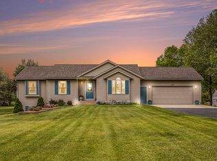 12697 Lindy Anne Ct NE, Cedar Springs, MI 49319