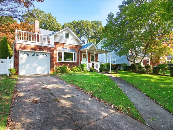 76 Maple Drive, New Hyde Park, NY 11040
